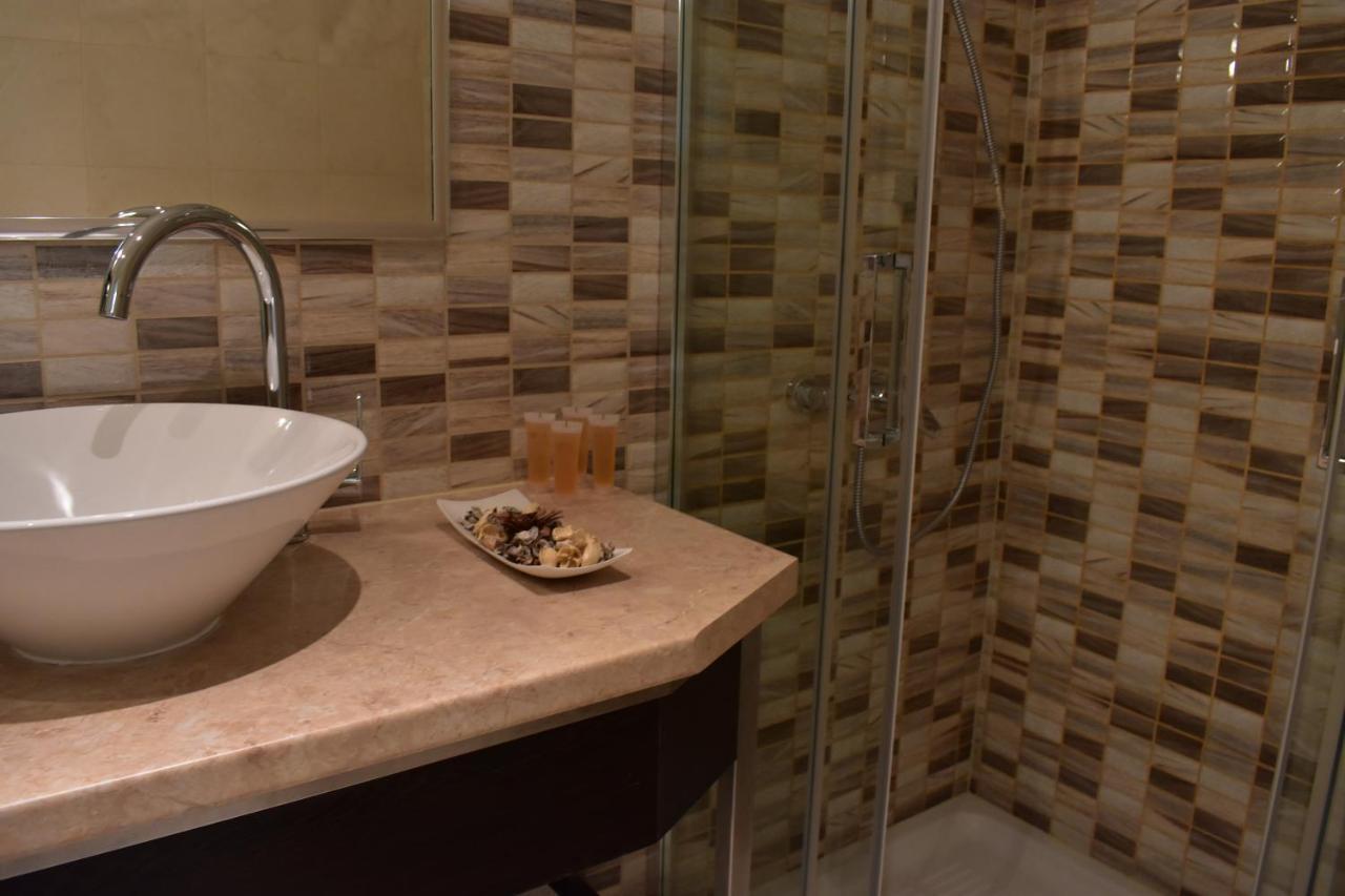 Apartment Vikroria - Halkova 5 Praha Bagian luar foto